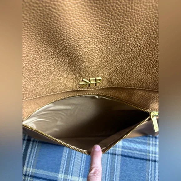 Freshly Picked classic diaper bag in Butterscotch - Picture 7 of 9